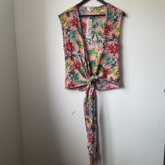 XIX Palms tropical beach Floral two piece set - Picture 2 of 16
